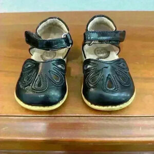 Livie and Luca shoes size 4